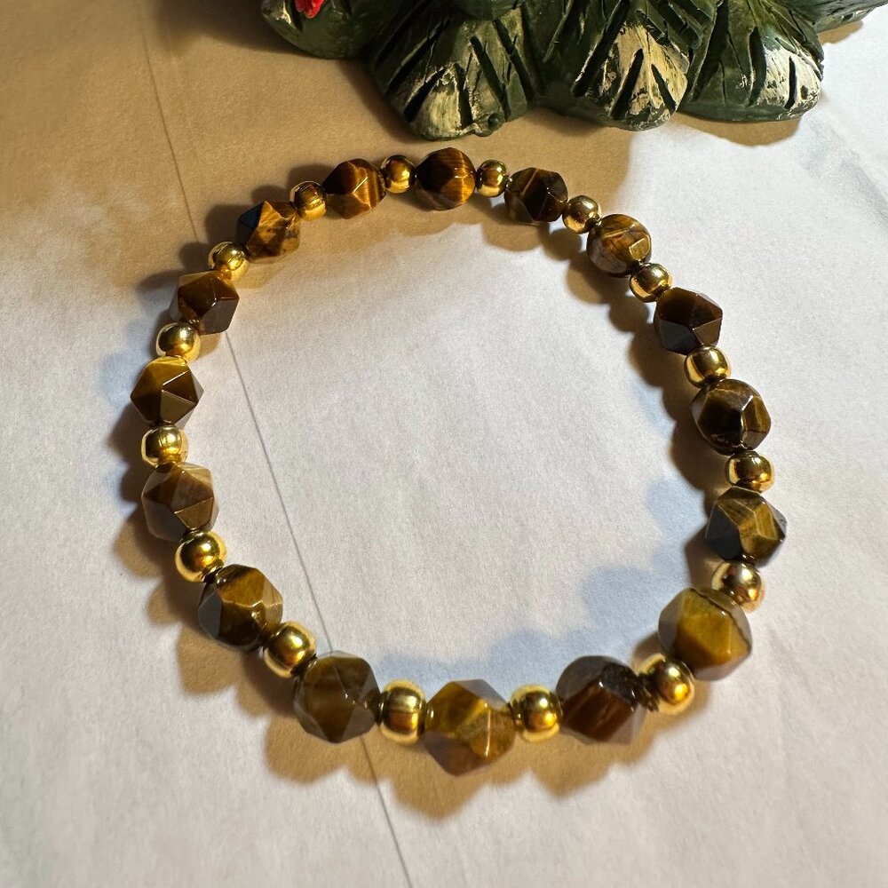 Shio Bracelet "Perfect accessories to tickle your sense of style & fun."